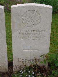 Etaples Military Cemetery - Robertson, R